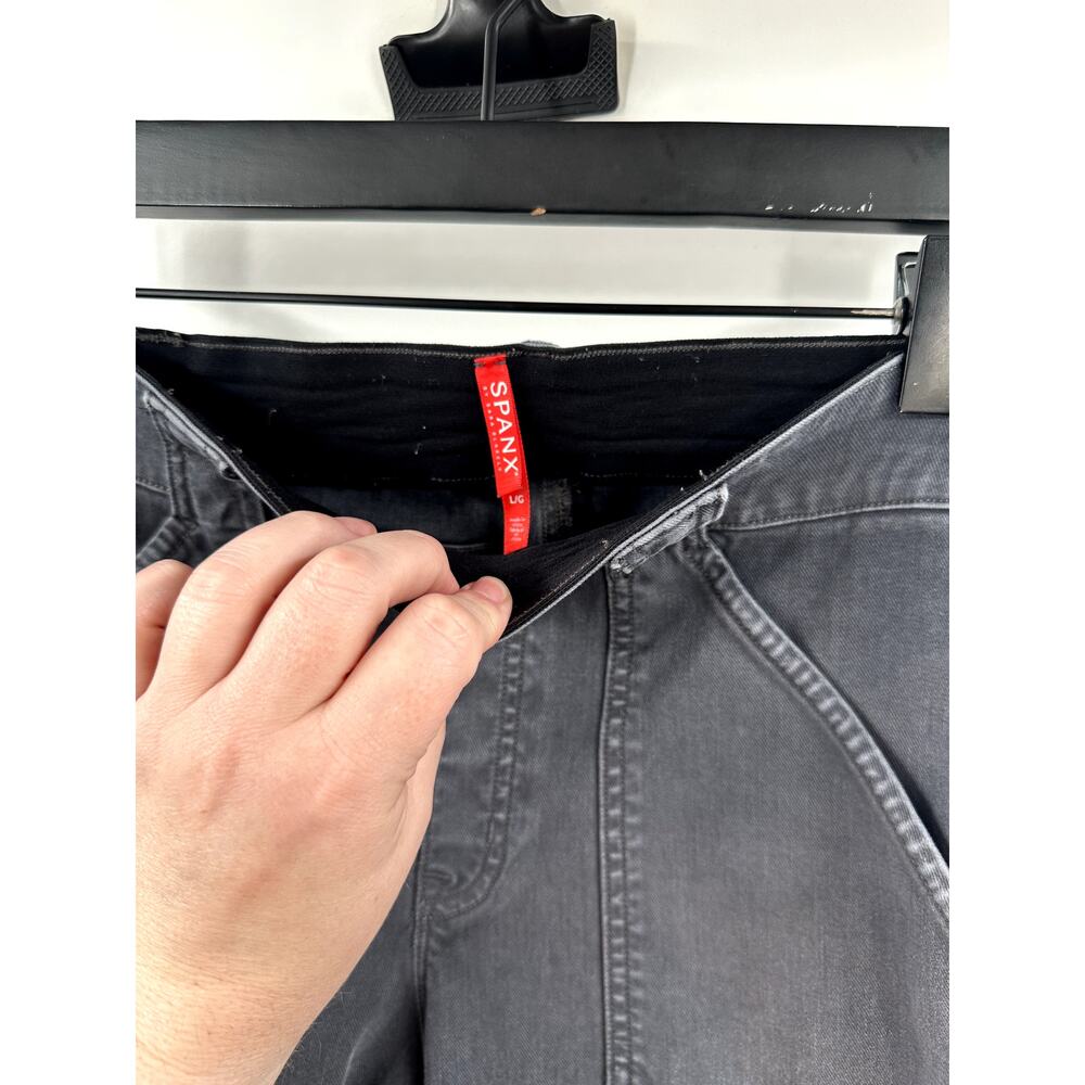 Women's Black Cargo Pants - Picture 3 of 7